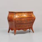 1050 3195 CHEST OF DRAWERS